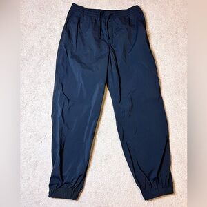 H&M Relaxed Fit Motion Time Space Performance Jogger Pants Size Medium